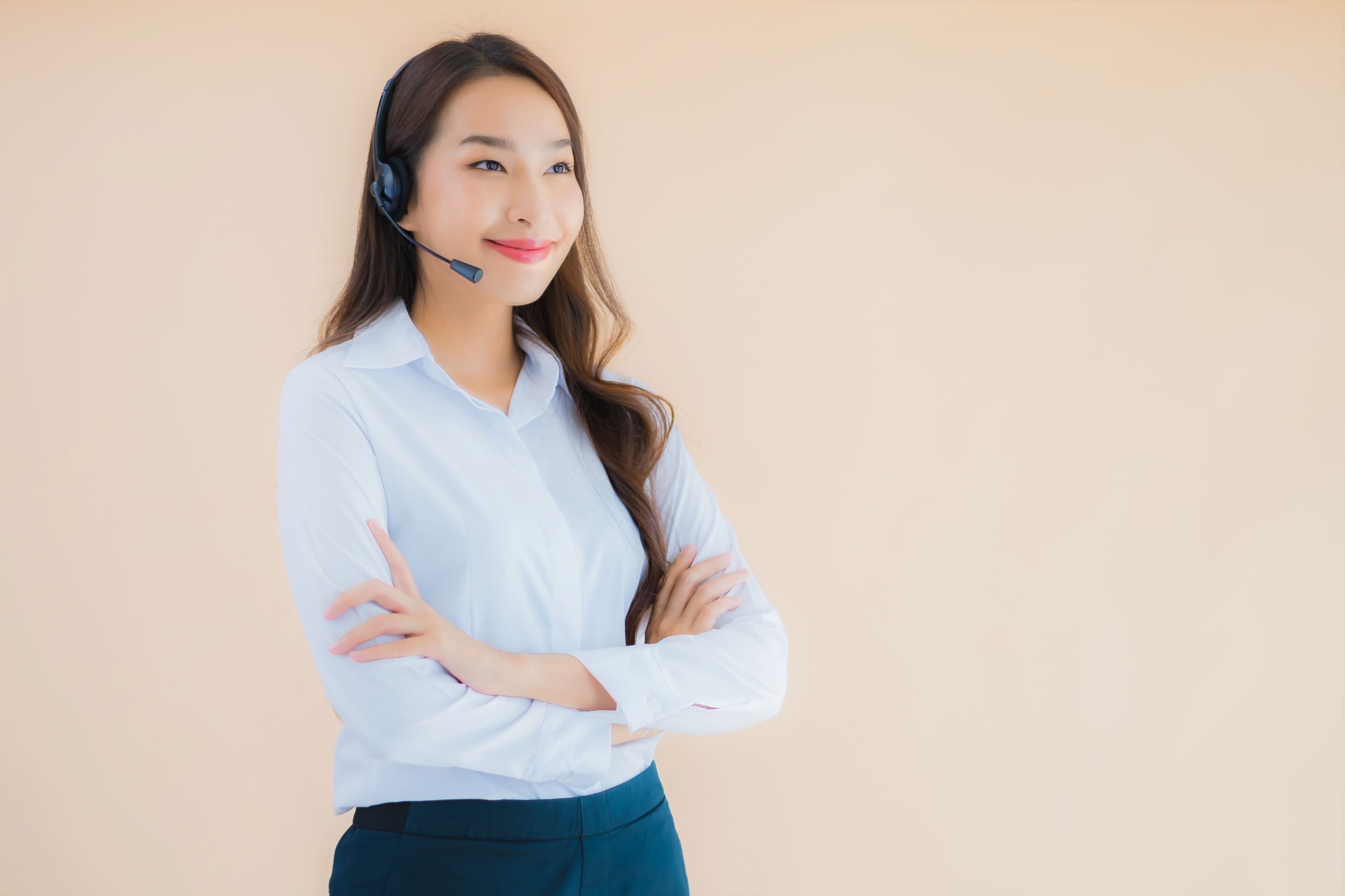 portrait-beautiful-young-asian-business-woman-with-headphone-call-center